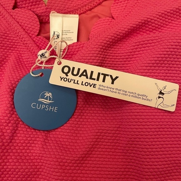 CUPSHE NWT Women's One Piece Scalloped Swimsuit Hot Pink Size Medium - Picture 7 of 9